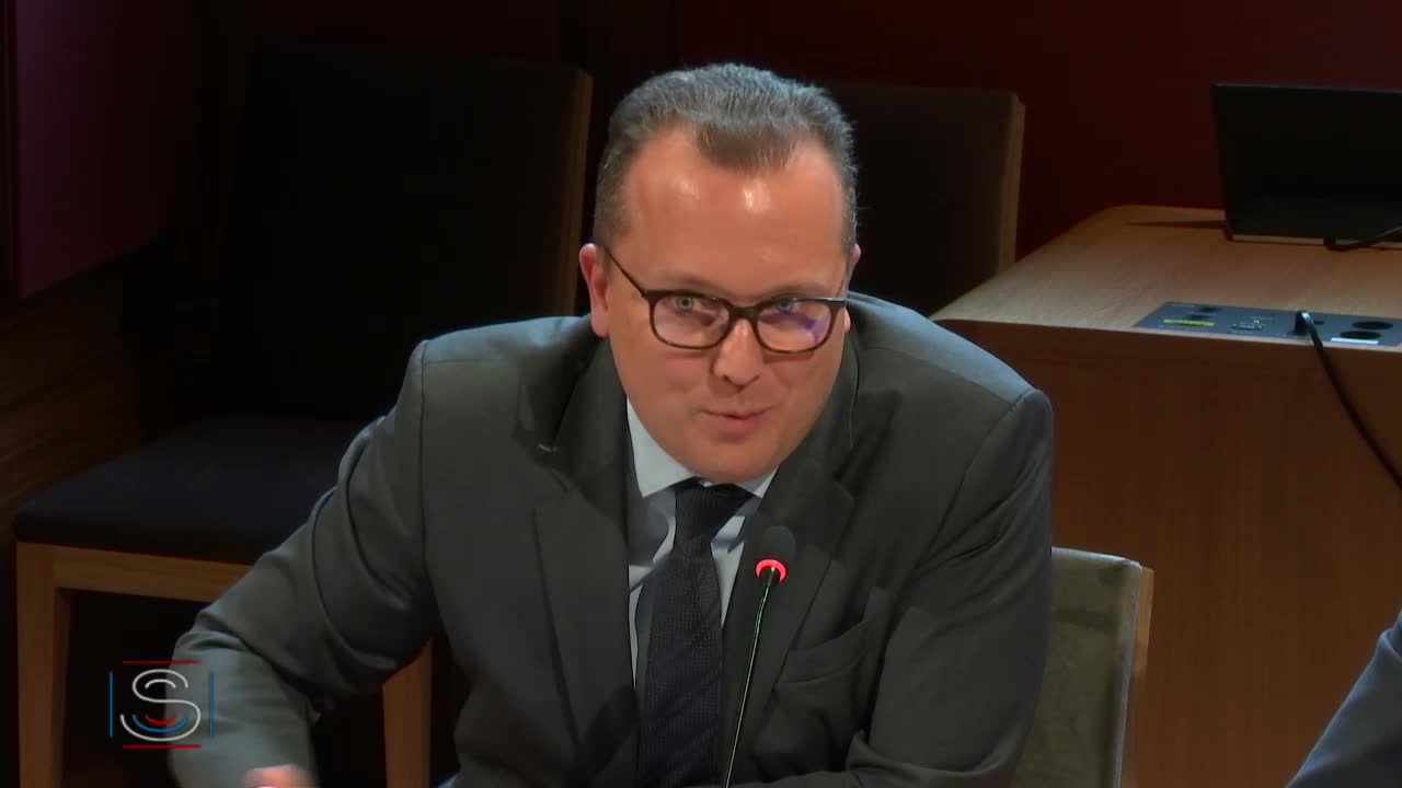 Audition de M. Jean-Sébastien Barrault, président, et Mme Ingrid Mareschal, déléguée générale de la fédération nationale des transports de voyageurs (FNTV)