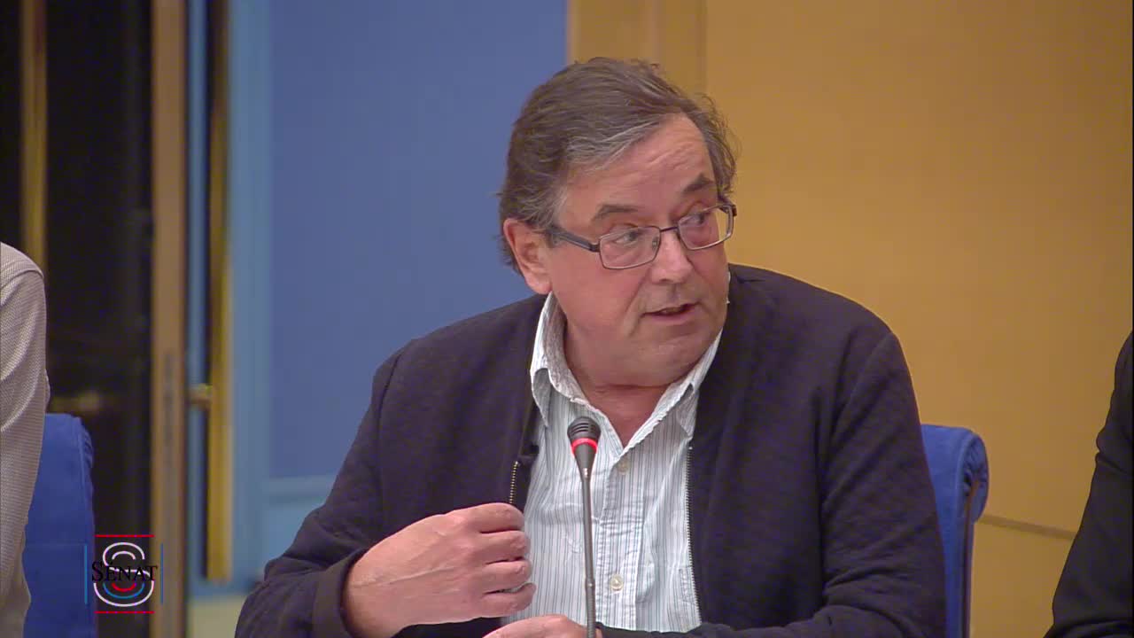 Table ronde sur la philosophie de la gratuité