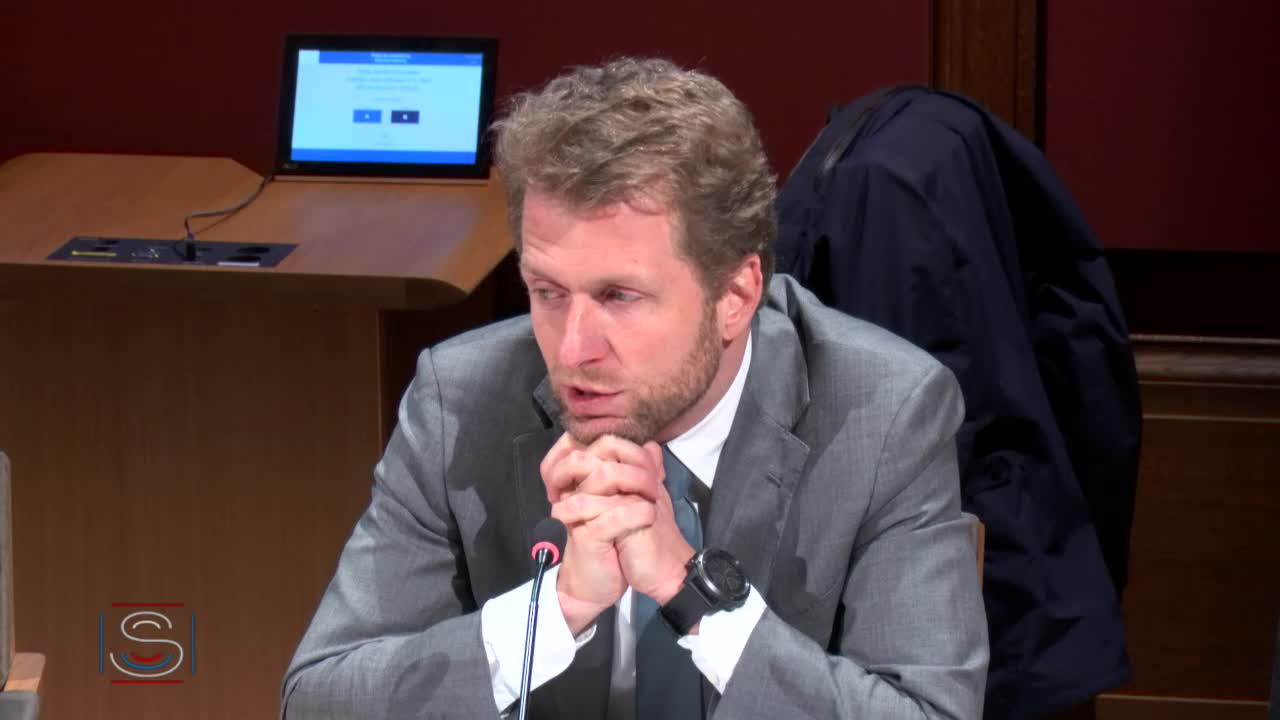 Audition sous forme de table ronde, de spécialistes en droit de l’environnement