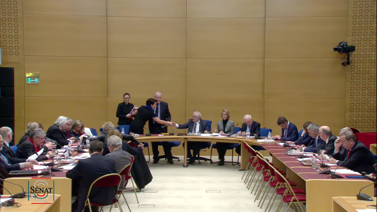 Affaires étrangères, examen de rapports