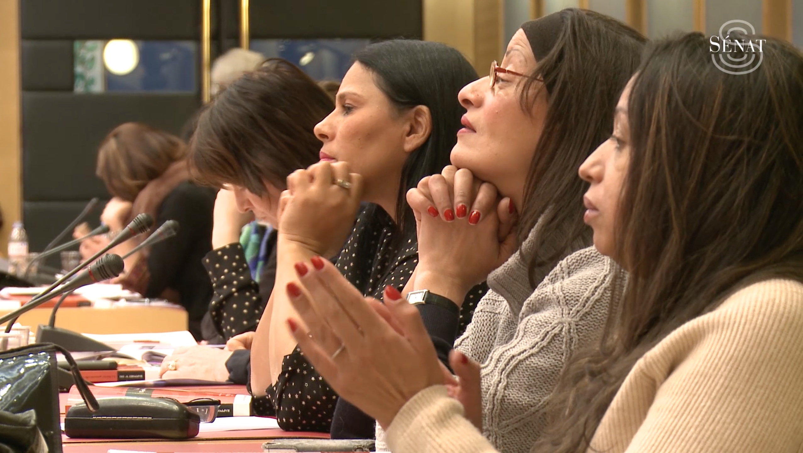 Débat : la laïcité garantit-elle l'égalité femmes-hommes ?